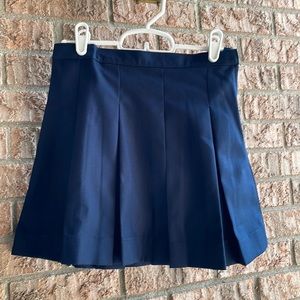 Lands’ End size 7 uniform skirt